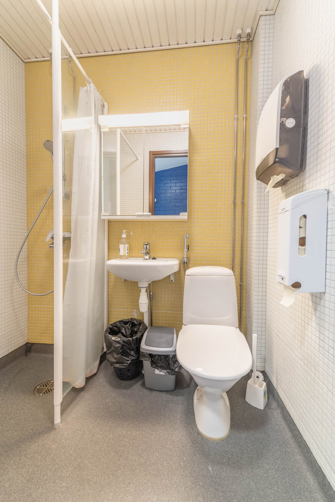Ruunaniemen majoitushuoneen wc